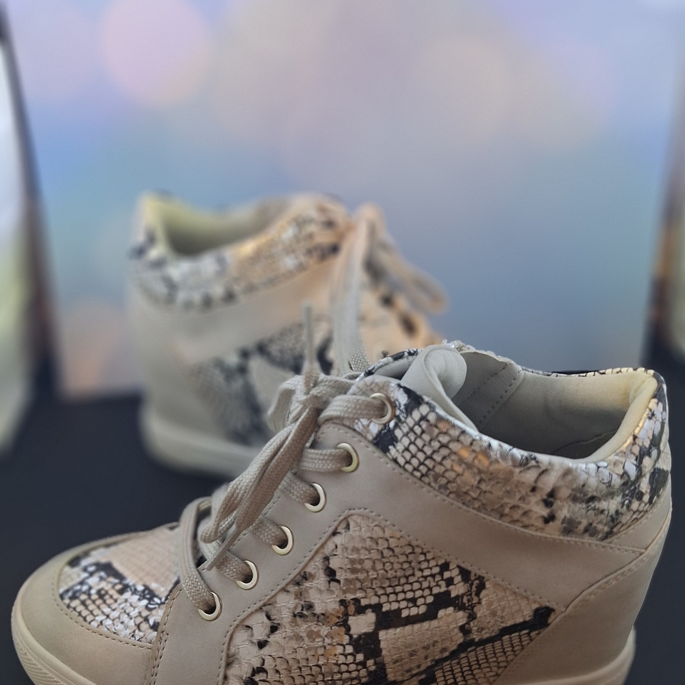 NWOT Aldo Women's Beige Snake Print High-Top Sneakers